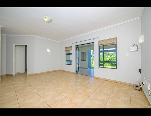 3 BEDROOM APARTMENT FOR SALE IN PALM LAKES ESTATE